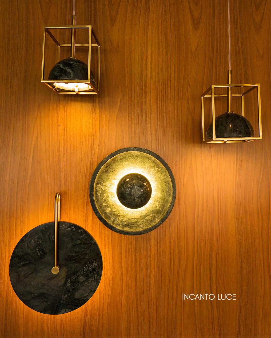 Composição com pendentes de iluminação decorativa