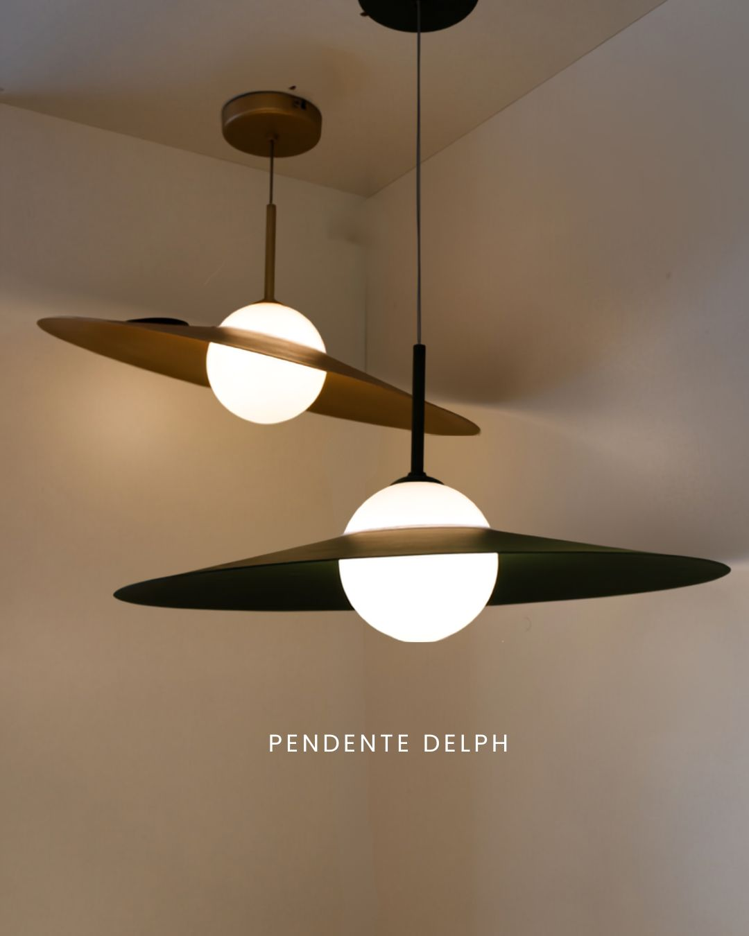 Pendente decorativo aceso